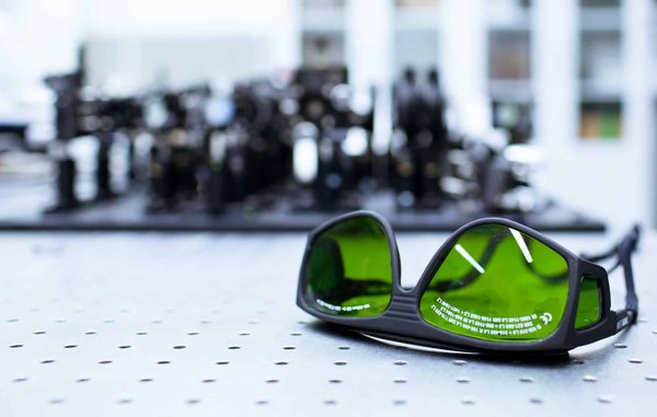 How Might Quantum Dots Improve Display Resolution and Energy Efficiency in Smartphones?